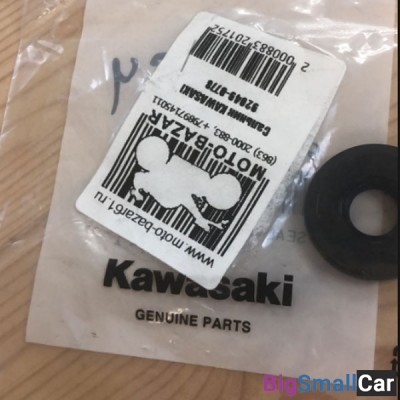 Сальник KAWASAKI 92049-0778